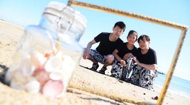 家族で楽しむ海水浴！持ち物・遊びアイデア＆プロに撮ってもらう映え写真のポイント🎉