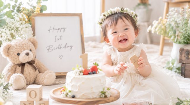 🎂1歳バースデーフォト、最近人気のアイディア12選